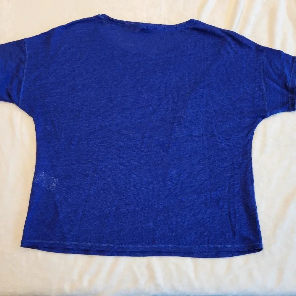 Chico's Beautiful Blue Solid Color Short Sleeved  Top Women's SZ 2 - Picture 3 of 14